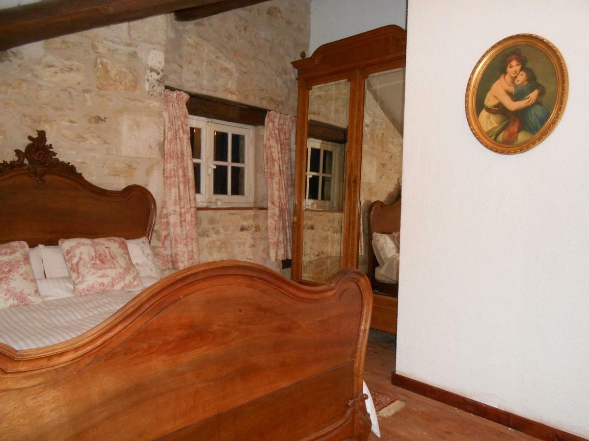 Chat Noir Gite Et Chambre D'Hotes Bed & Breakfast Genouille  Exterior foto